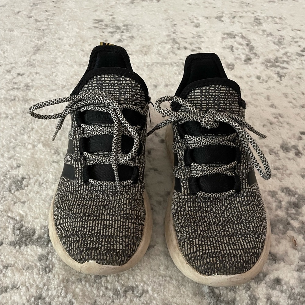 Adidas tennis shoes